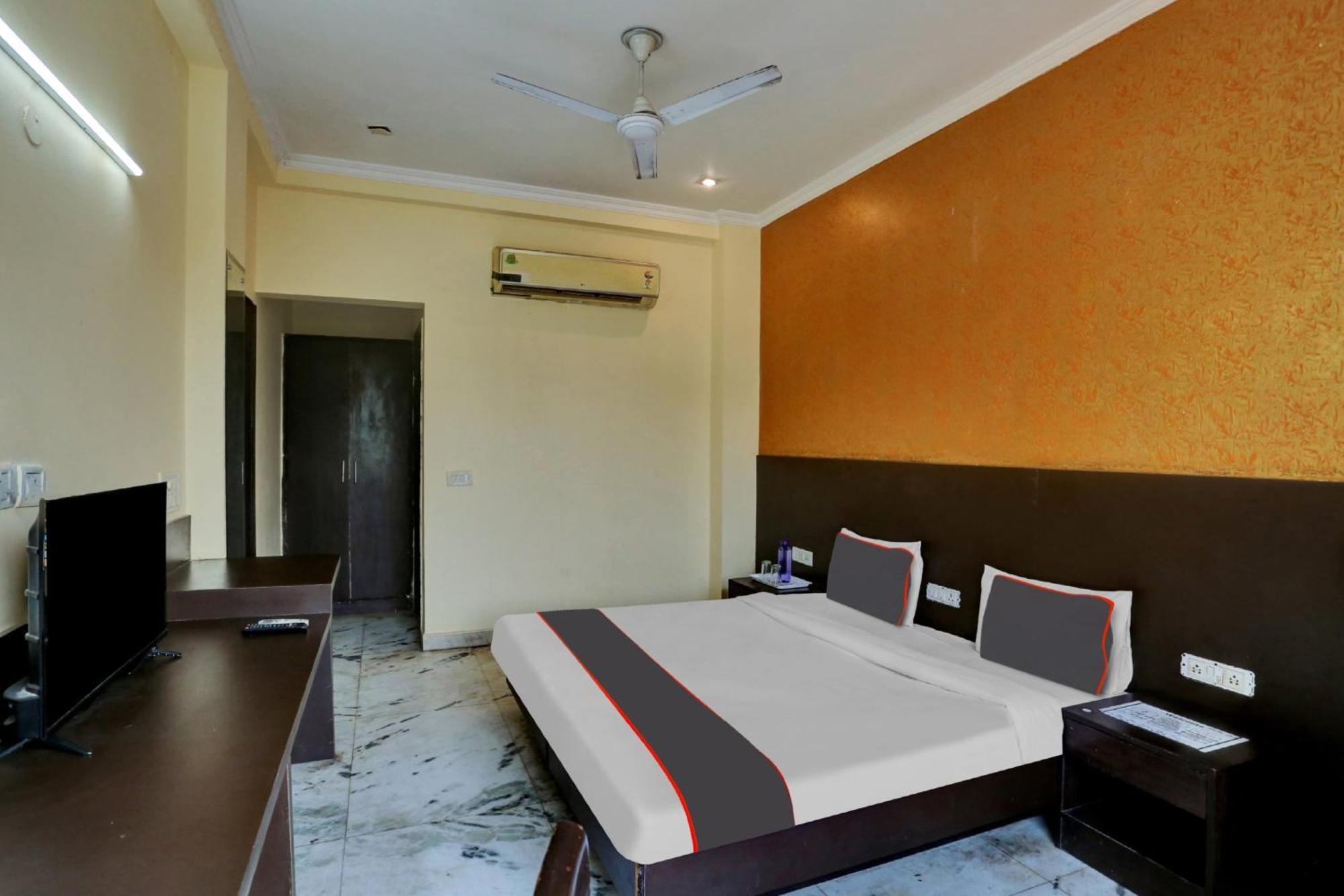 Hotel Platinum Sqs Key Gurgaon Exteriör bild