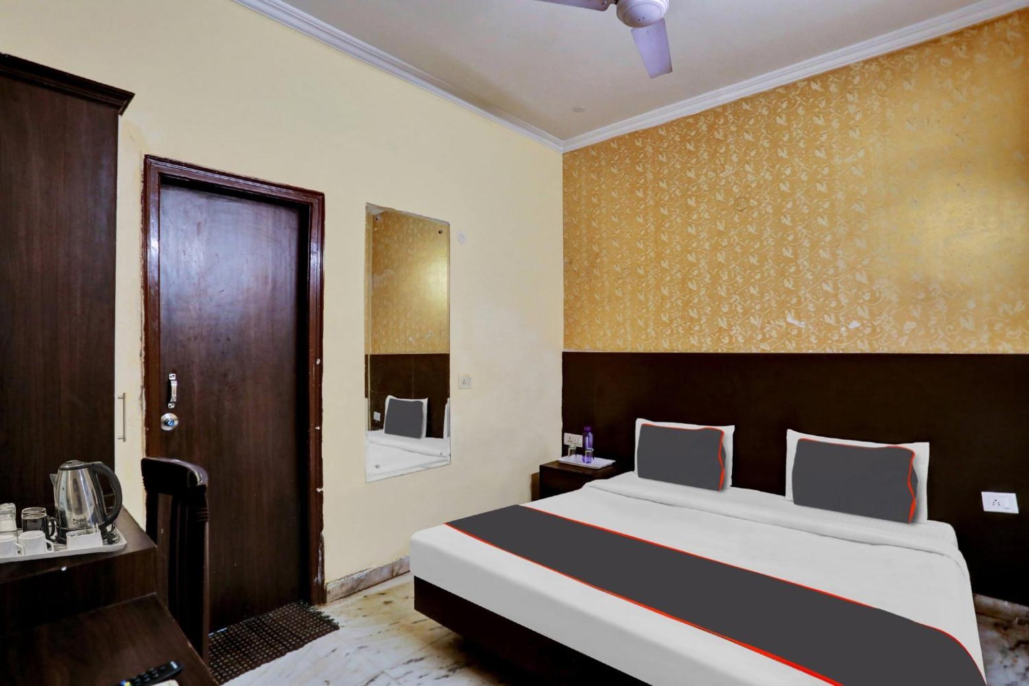 Hotel Platinum Sqs Key Gurgaon Exteriör bild