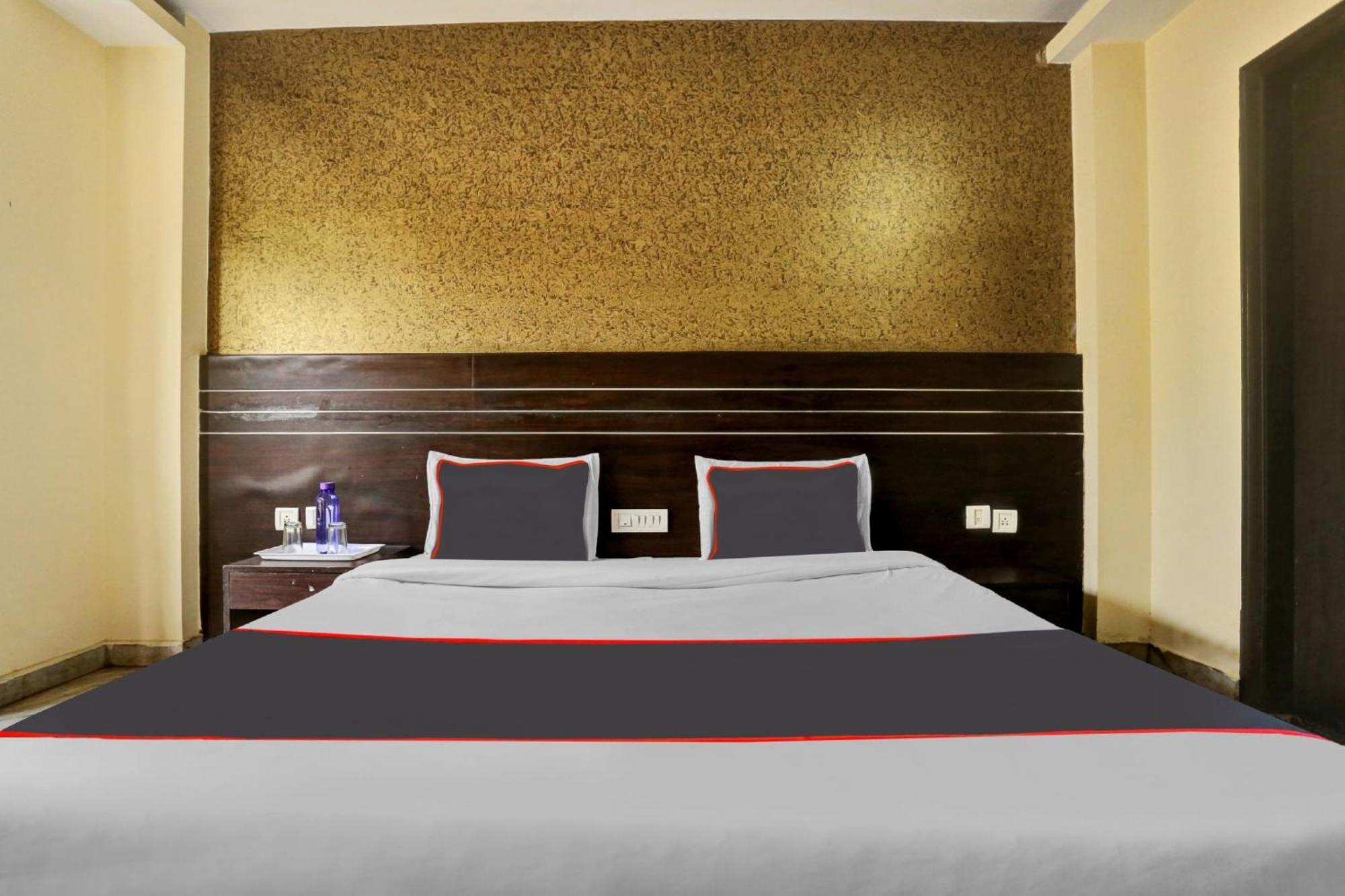 Hotel Platinum Sqs Key Gurgaon Exteriör bild
